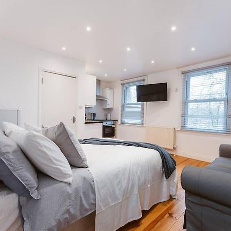 Your Lovely Studio Flat- West3 London Exterior foto