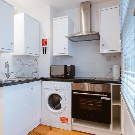 Your Lovely Studio Flat- West3 London Exterior foto
